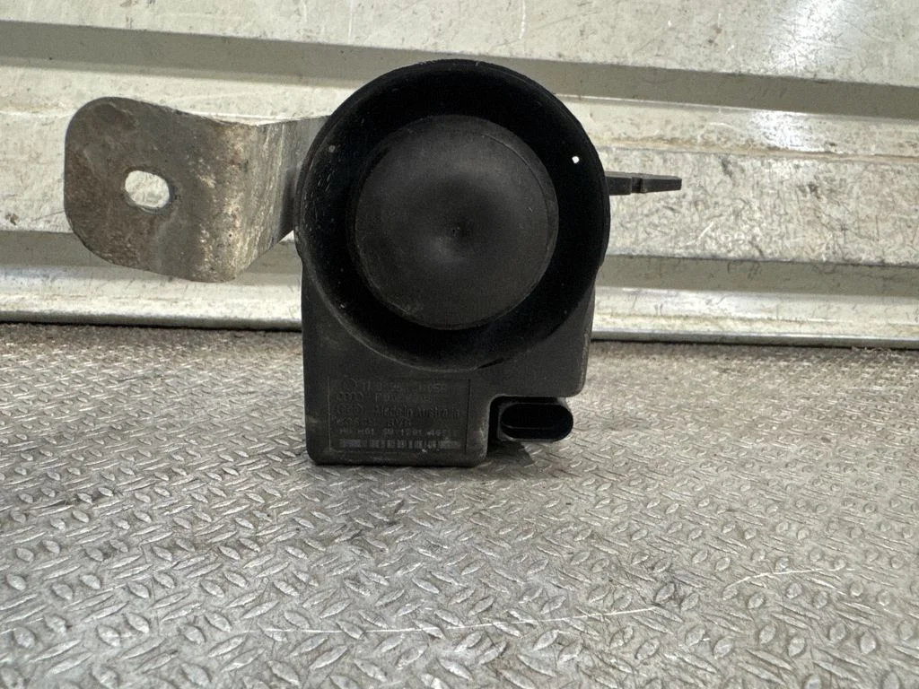Alarm system siren 1K0951605A