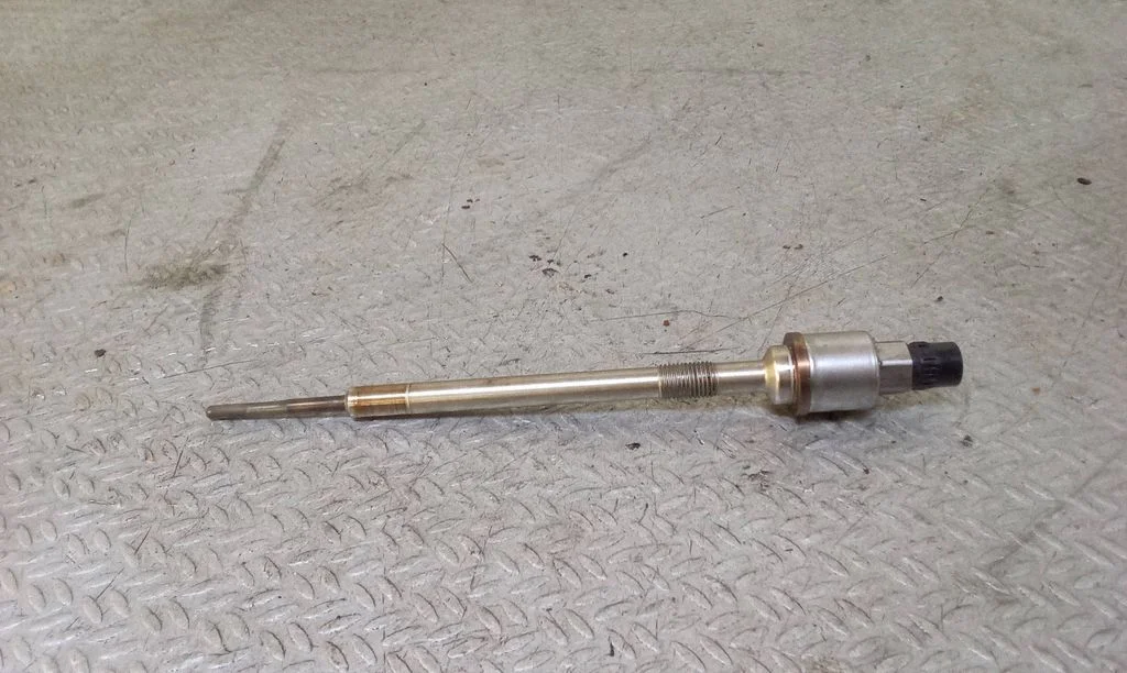 Glow plug MYAT677121ENV