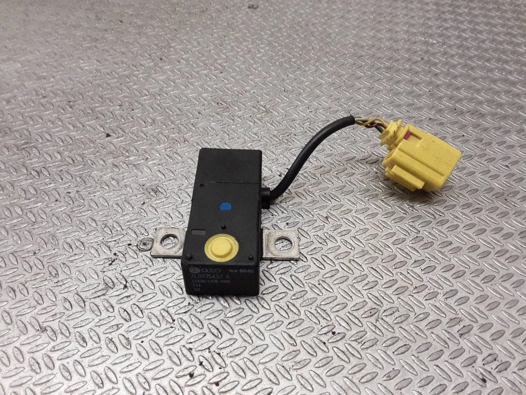 Fuse 7L0915457A