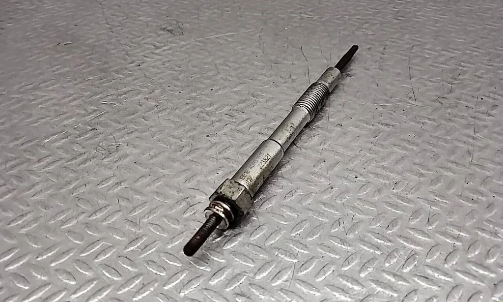 Eelsüüteküünal (-küünlad) ADM51815