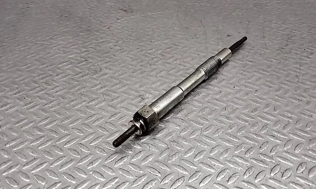 Eelsüüteküünal (-küünlad) ADM51815