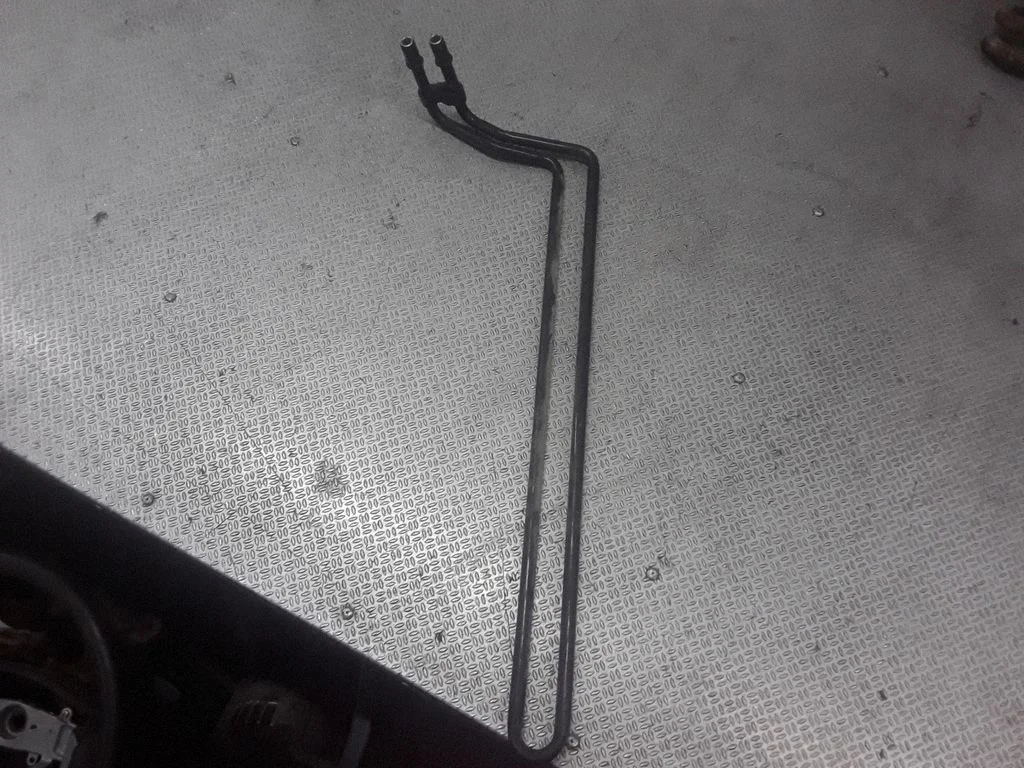 Power steering radiator 1436262