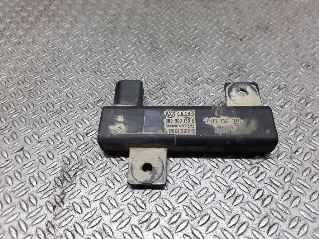 Interior comfort aerial antenna 3D0909133E
