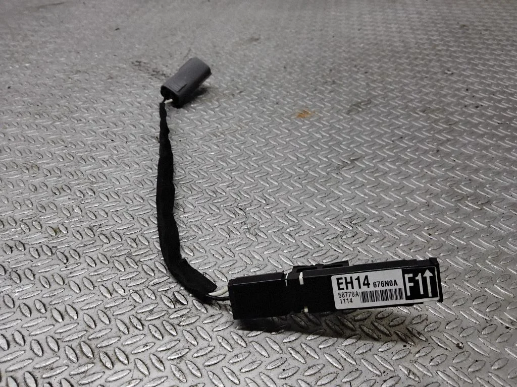 Interior comfort aerial antenna EH14676N0A