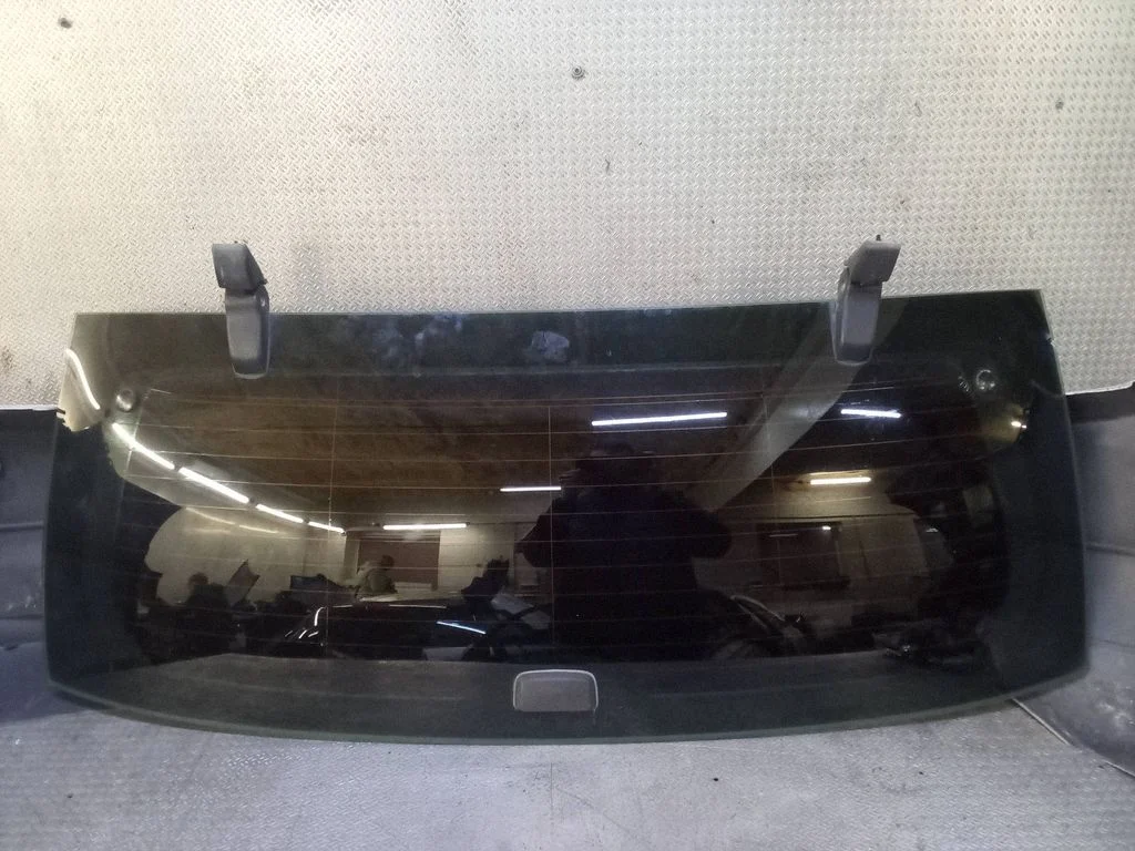 Opening tailgate glass