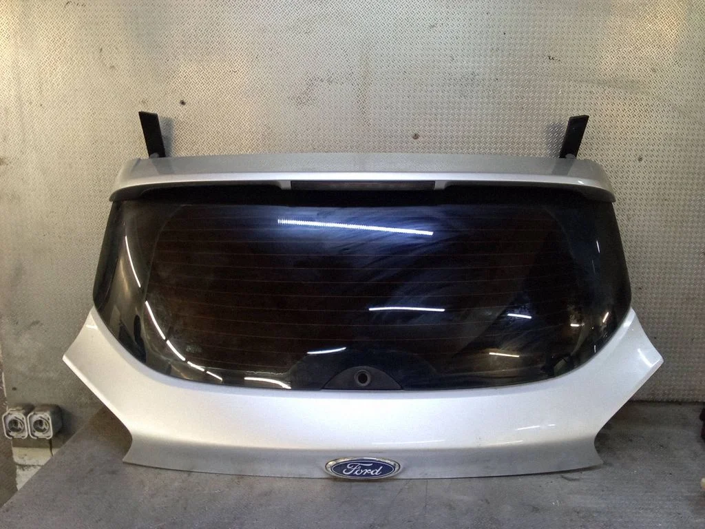 Opening tailgate glass – Ford Kuga I (2008-2012)