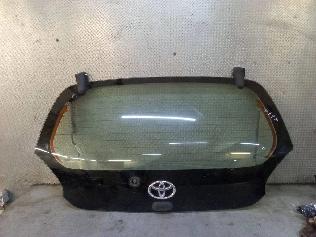Opening tailgate glass