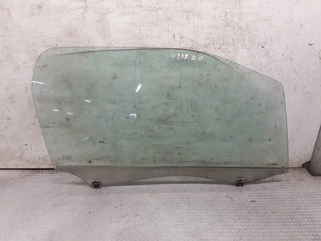 Front door window/glass (coupe) – right