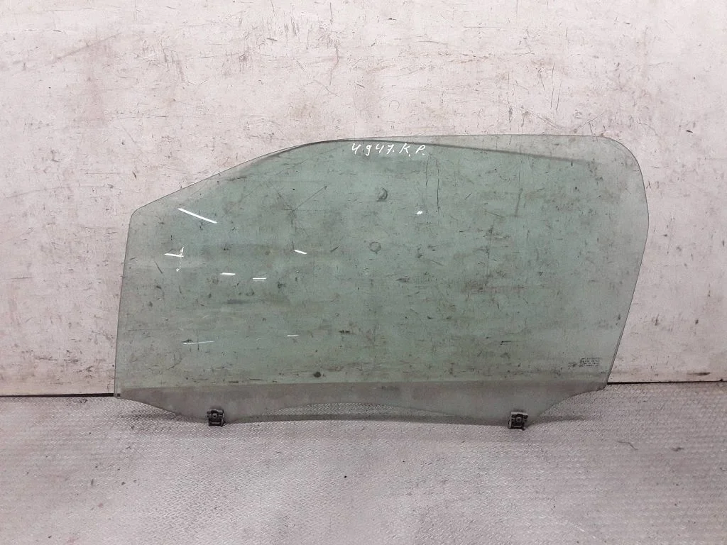 Front door window/glass (coupe) – left