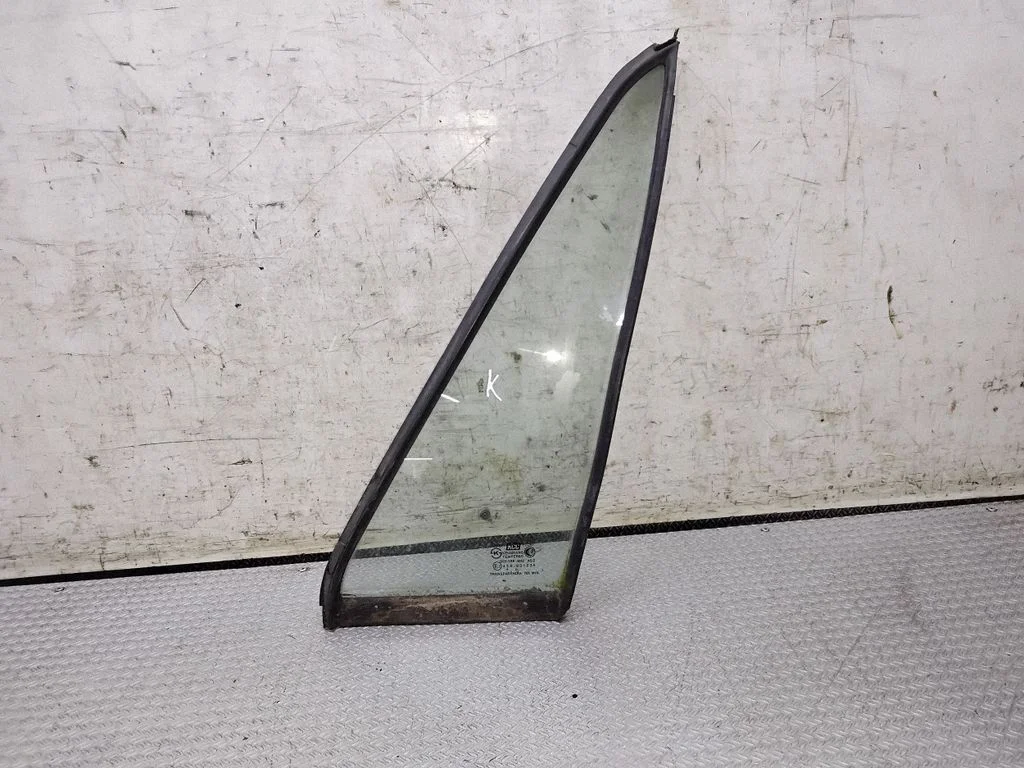 Front vent window/glass (coupe)