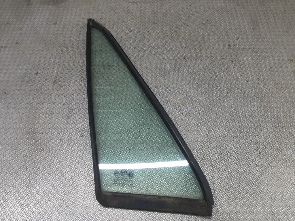 Front vent window/glass (coupe)