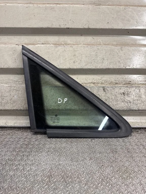 Front triangle window/glass DOT24M68AS2