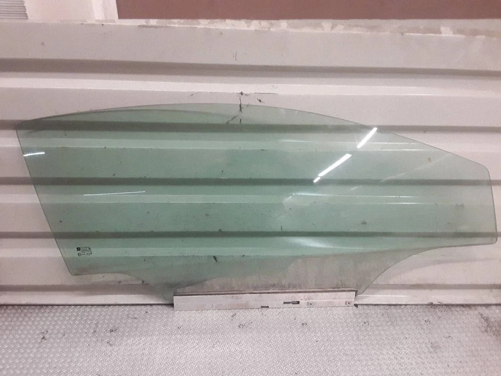 Front door window/glass (coupe) – Opel Astra H (2004-2012)