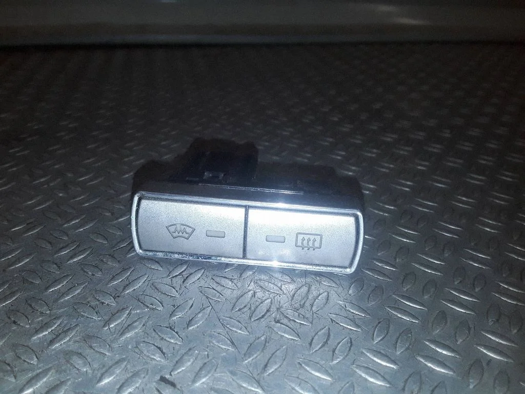 Klaasisoojenduse lüliti 18K574AC