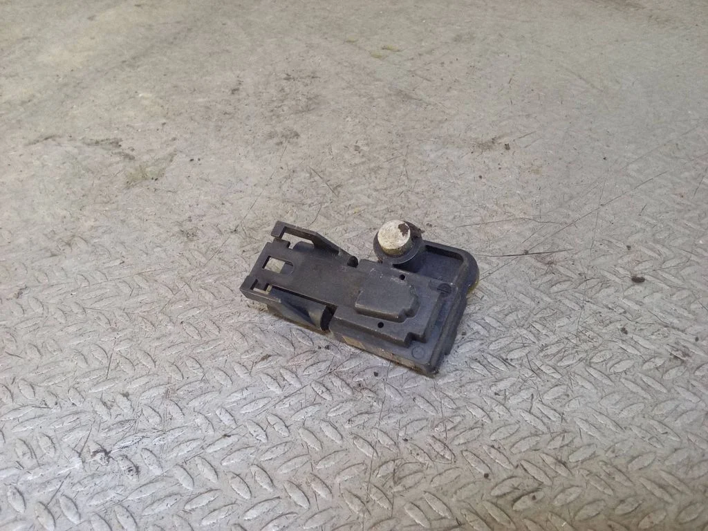 Airbag deployment crash/impact sensor – BMW 7 Series F01 F02 F03 F04 (2008-2016)