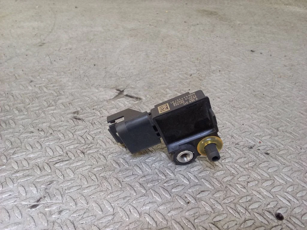 Airbag deployment crash/impact sensor – BMW 7 Series F01 F02 F03 F04 (2008-2016)