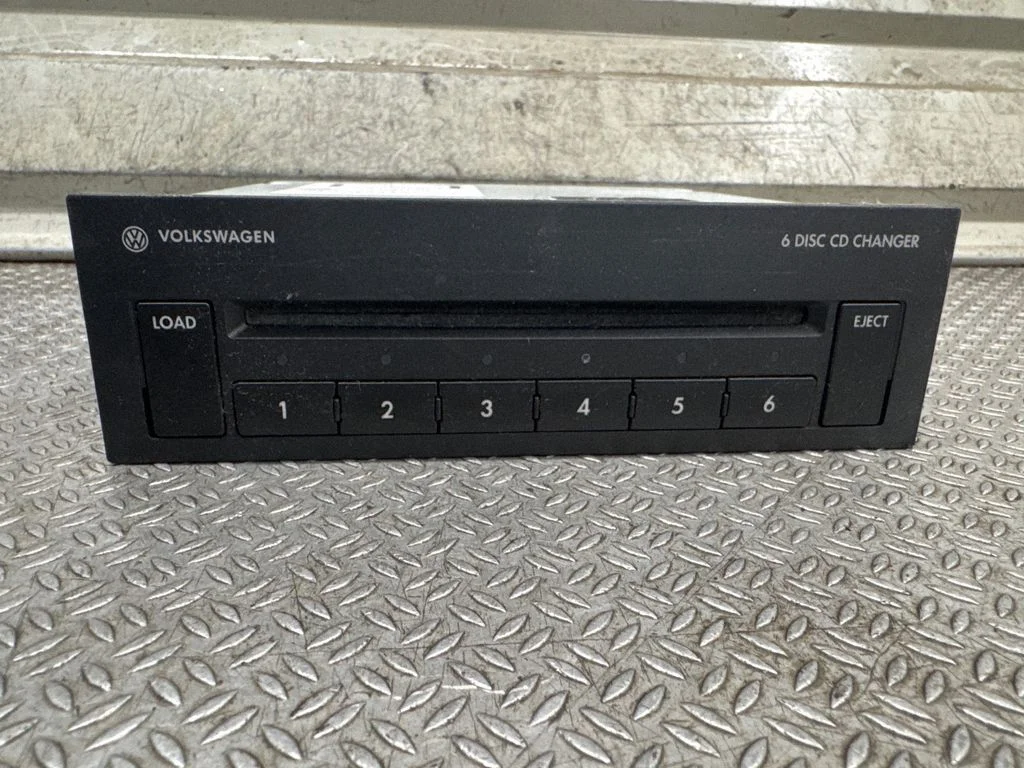 CD/DVD changer – Volkswagen Touran I (2003-2010)