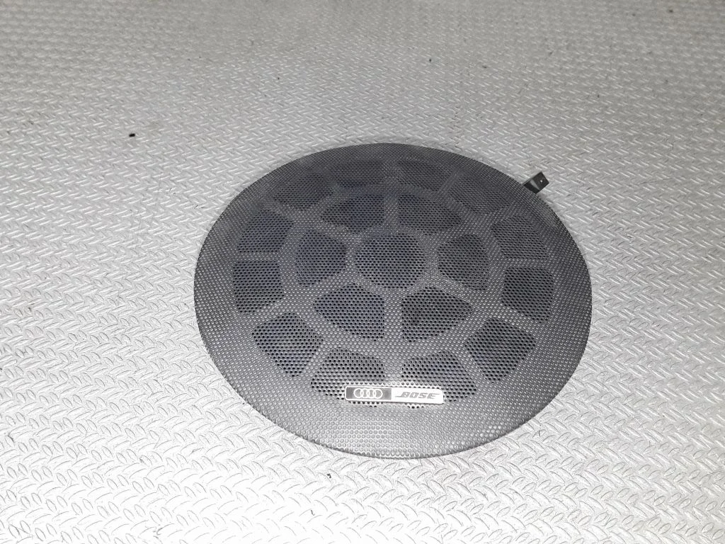 Skaļrunis (-ņi) aizmugurējā plauktā 2752507239
