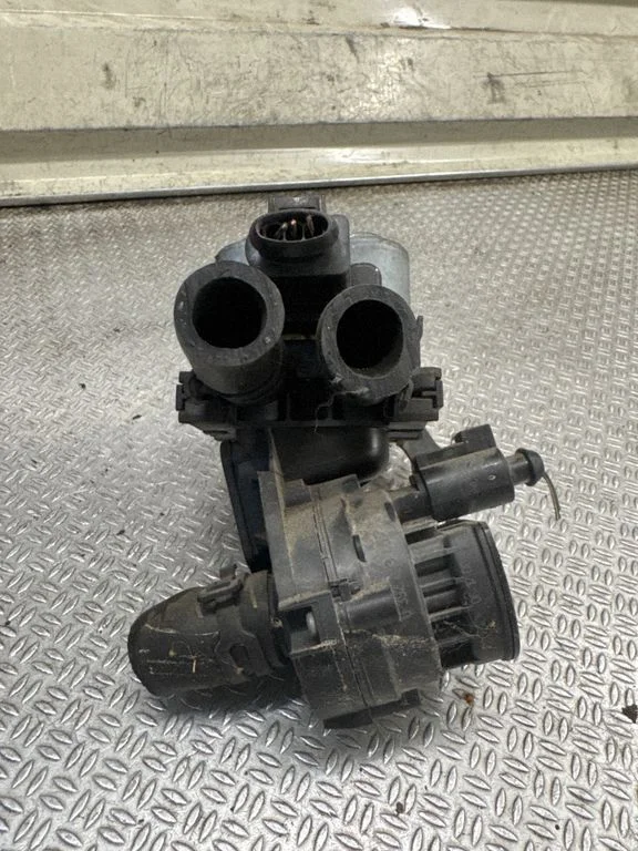 Coolant heater control valve 4F1959617A