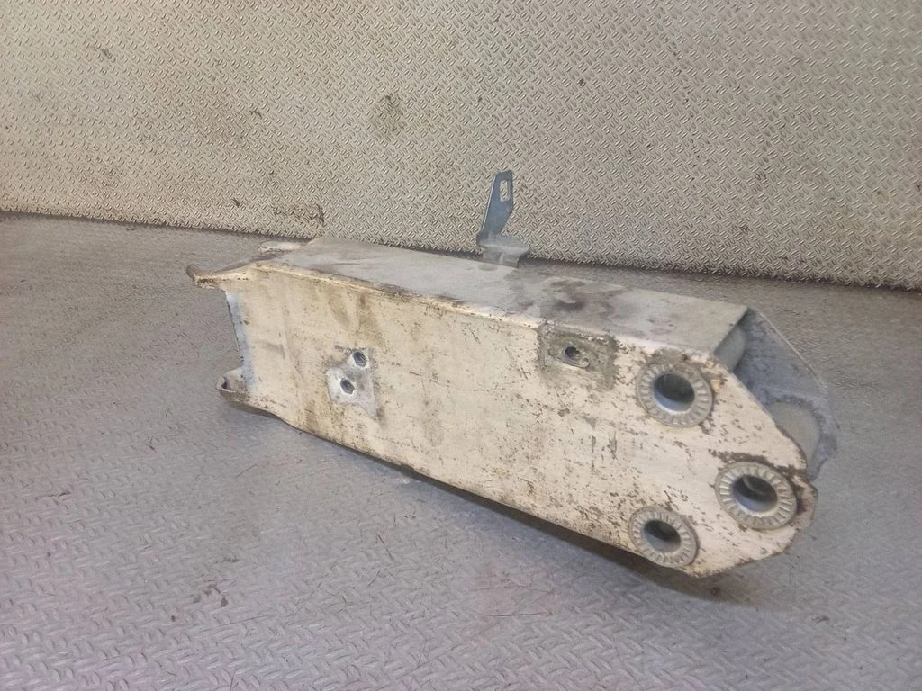 Esistange löögisummuti 0182CH8837R