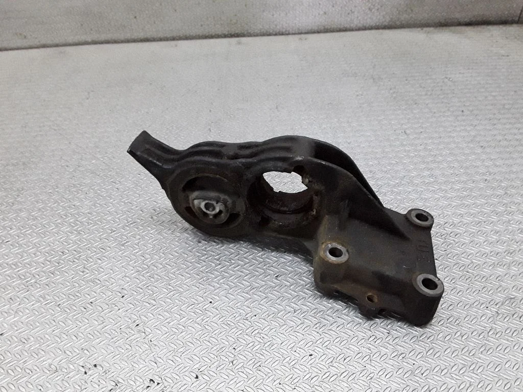 Driveshaft support bearing bracket 9639592180