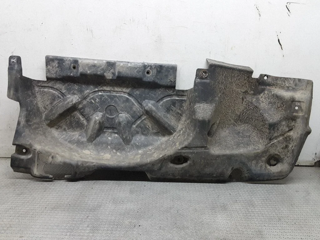 Pakiruumi põhjakaitse 7H0825194G