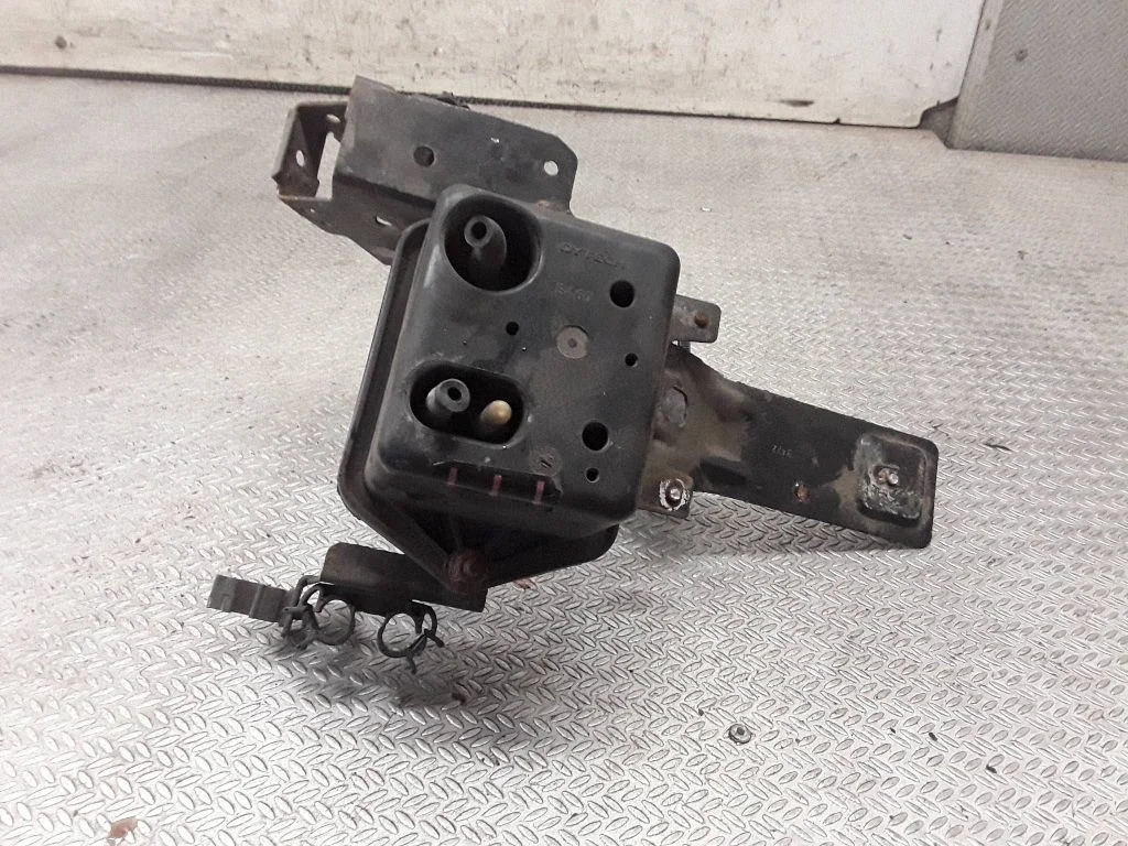Vacuum air tank