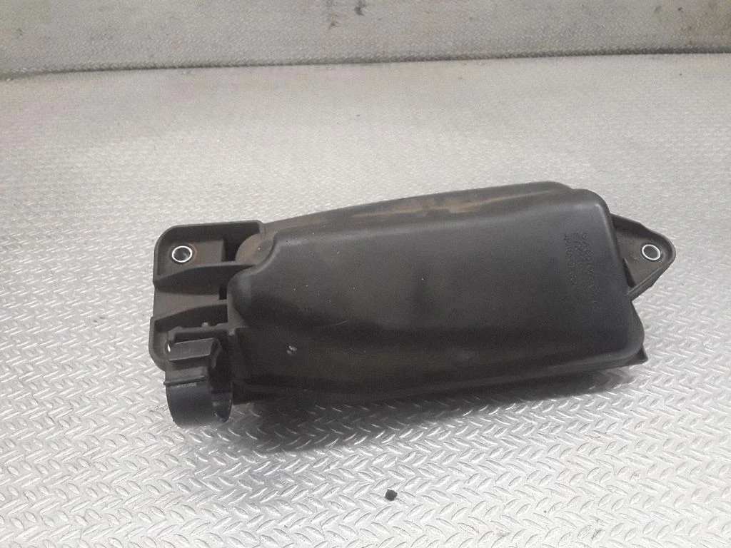 Vacuum air tank A6510700468