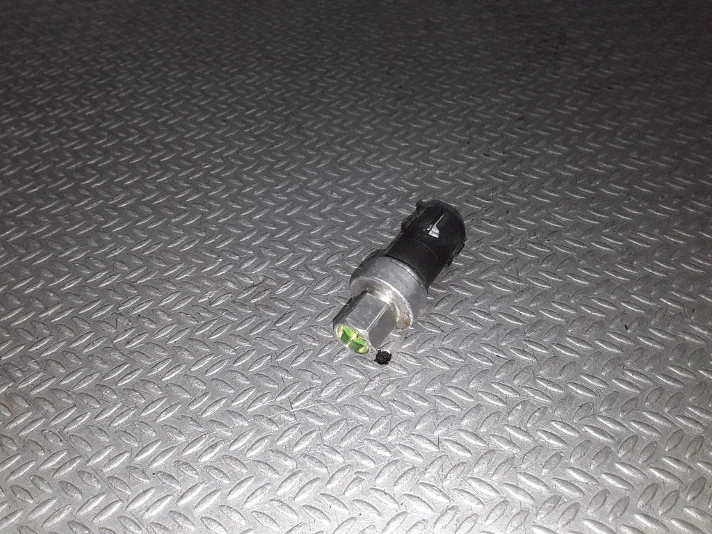 Air conditioning (A/C) pressure sensor