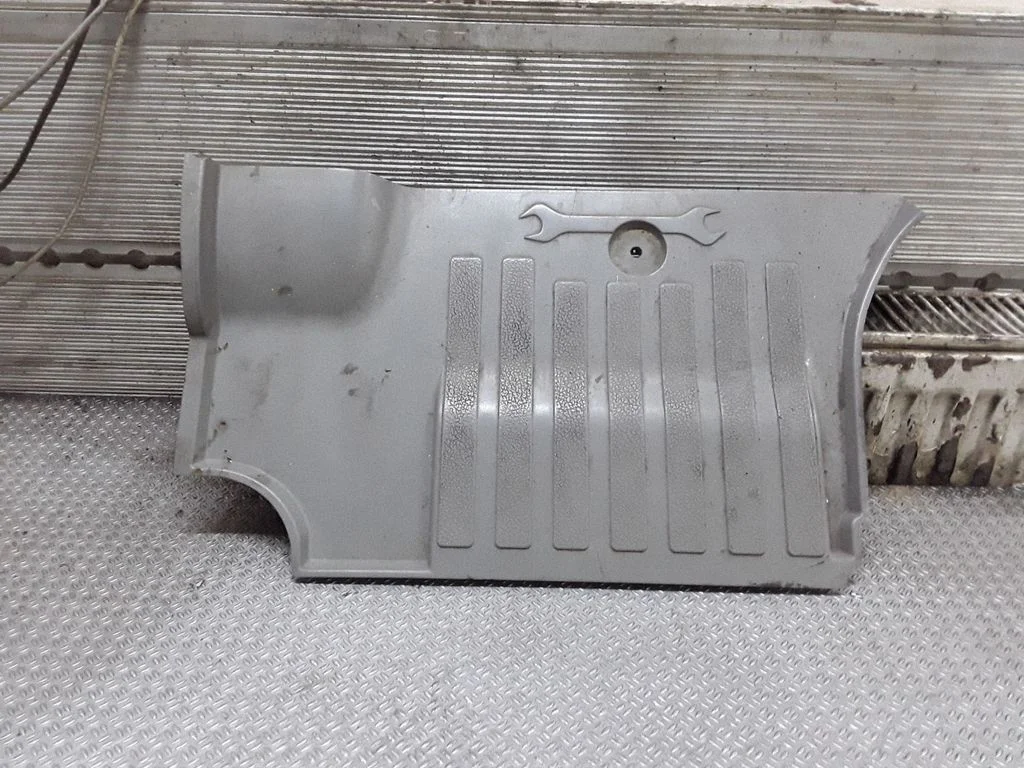 Tööriistakast – Volkswagen Polo III 6N 6N2 6NF (1995-2001)