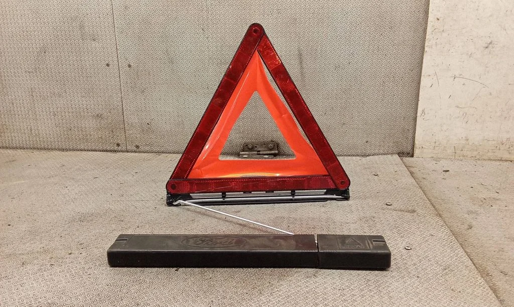 Emergency warning sign – Ford Mondeo MK IV (2007-2014)