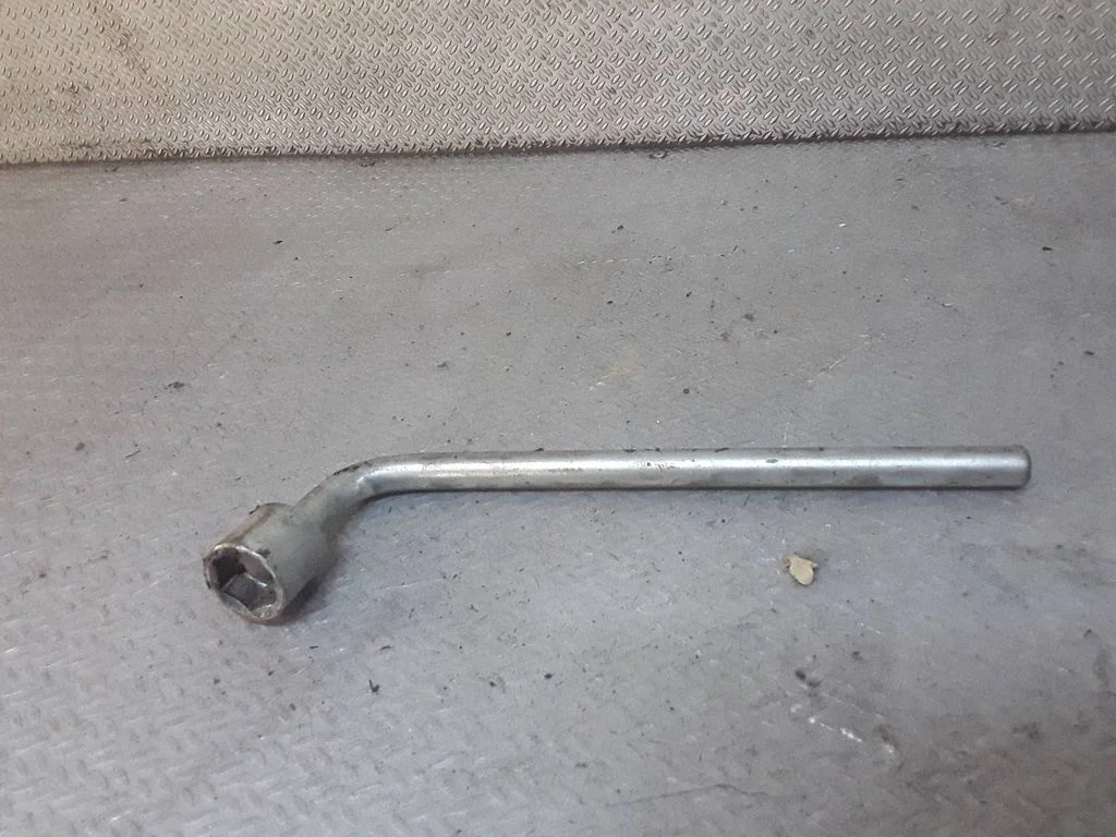 Wheel nut wrench