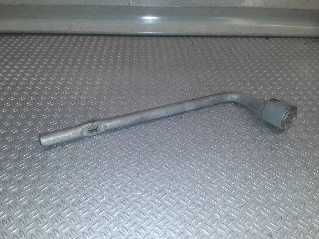 Wheel nut wrench