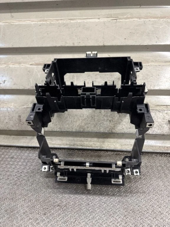 Radio/GPS head unit trim 8P0858005D