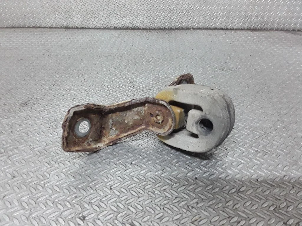 Muffler mount bracket/holder – Audi A4 S4 B7 8E 8H (2005-2008)