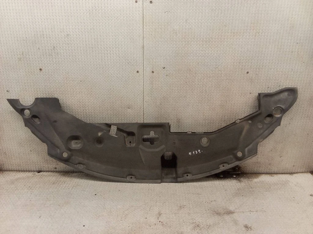 Radiator trim – Toyota Avensis T270 (2009-2012)