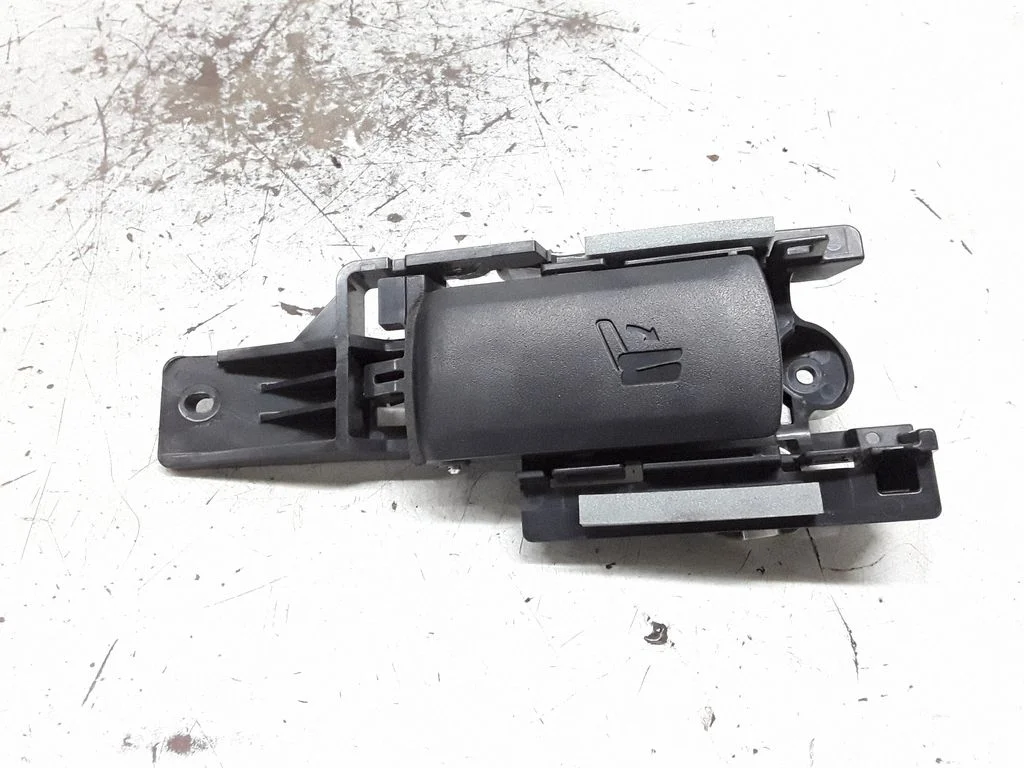 Istme seljatoe allakäänamise hoob – Toyota RAV 4 (XA30) (2006-2016)