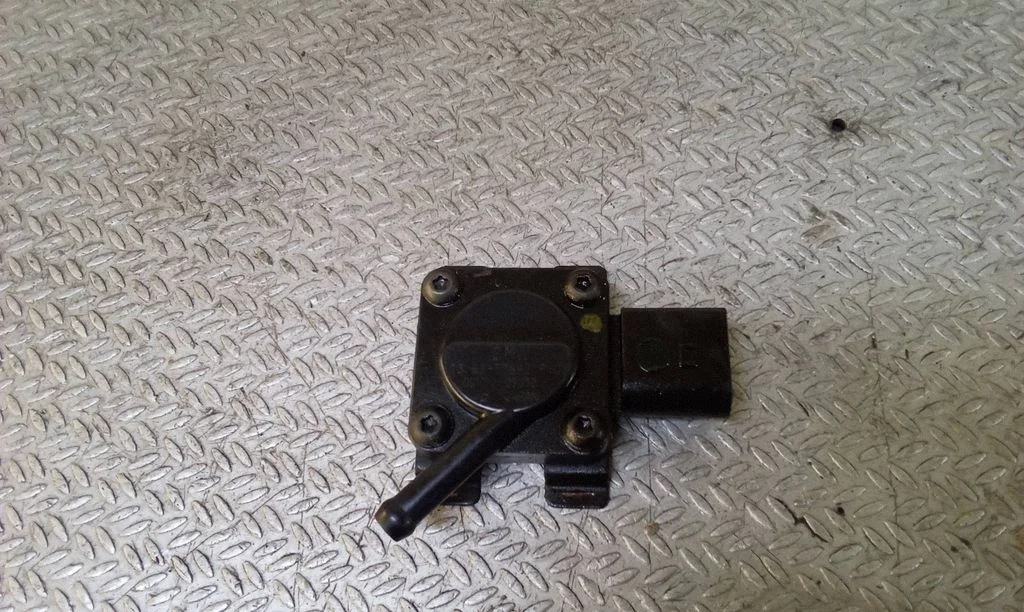 Exhaust gas pressure sensor 77892190