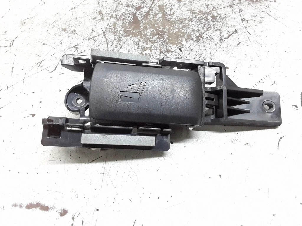 Istme seljatoe allakäänamise hoob – Toyota RAV 4 (XA30) (2006-2016)