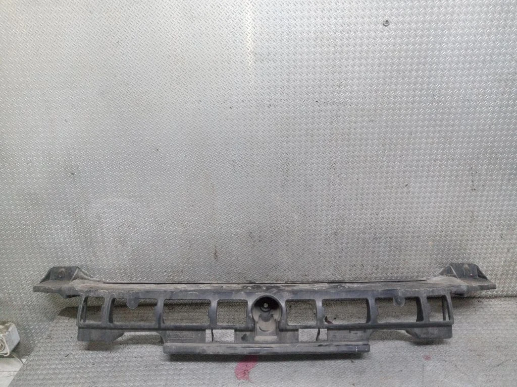 Tagumise kaitseraua tugitala – Peugeot 207 CC (2007-2014)