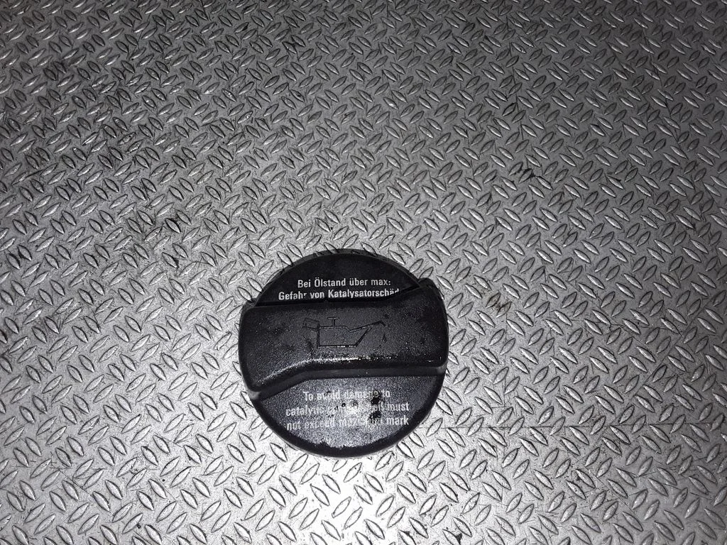 Oil filler cap – Audi A4 S4 B6 8E 8H (2001-2005)