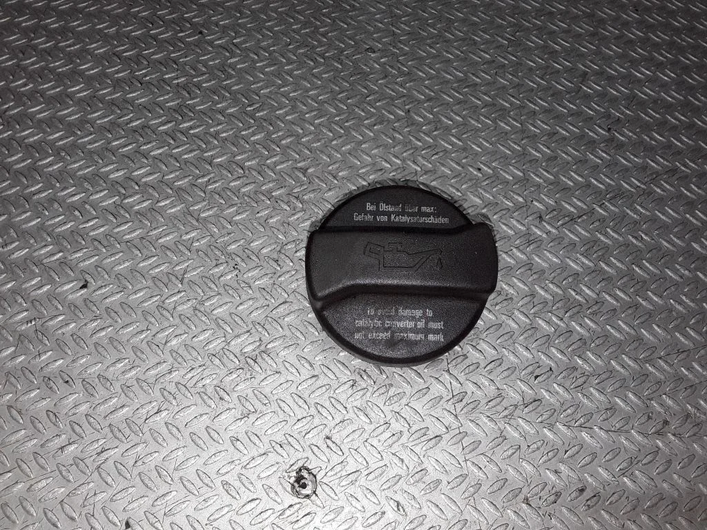 Oil filler cap 026103485
