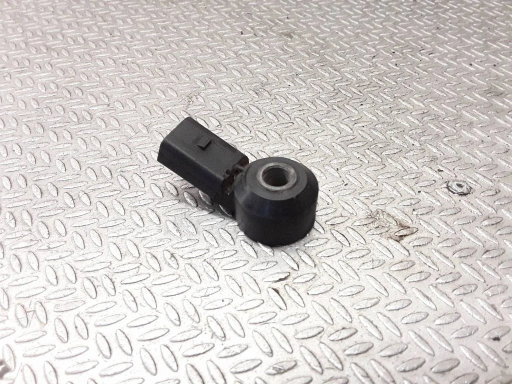 Detonation knock sensor 030905377C