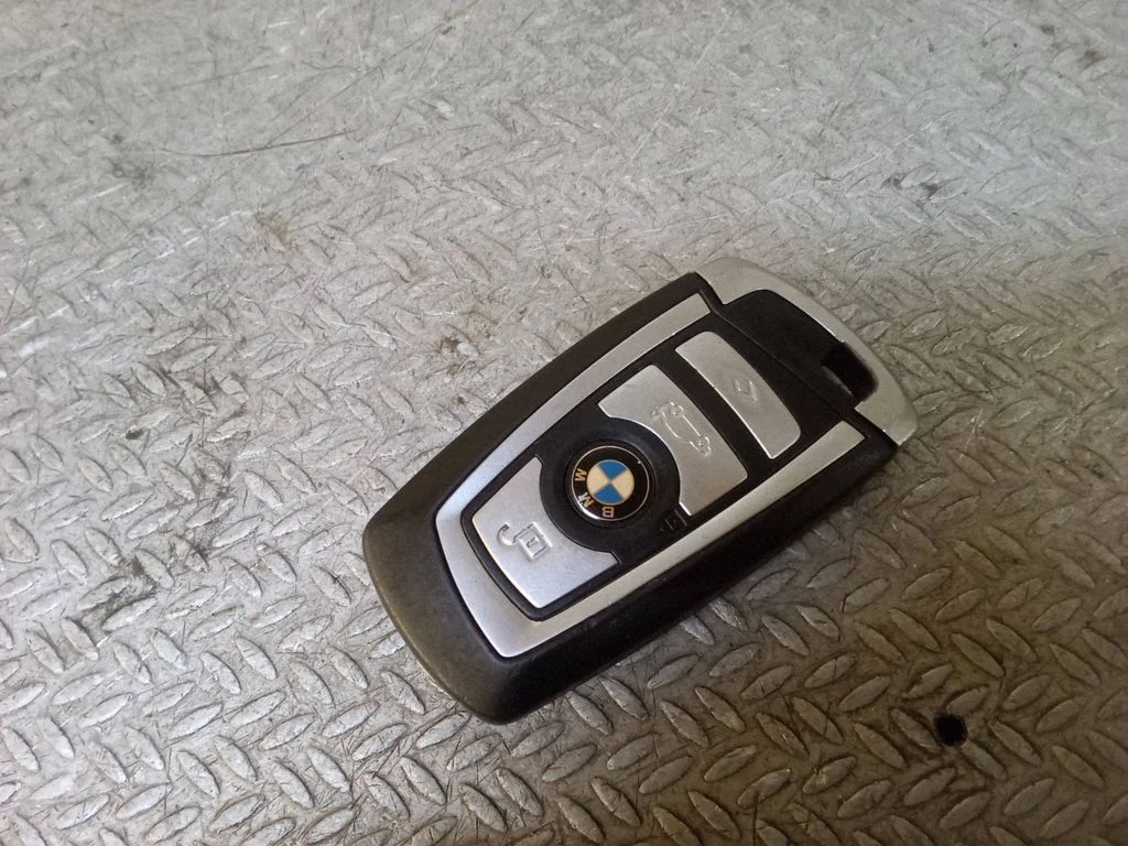 Ignition key/card – BMW 7 Series F01 F02 F03 F04 (2008-2016)
