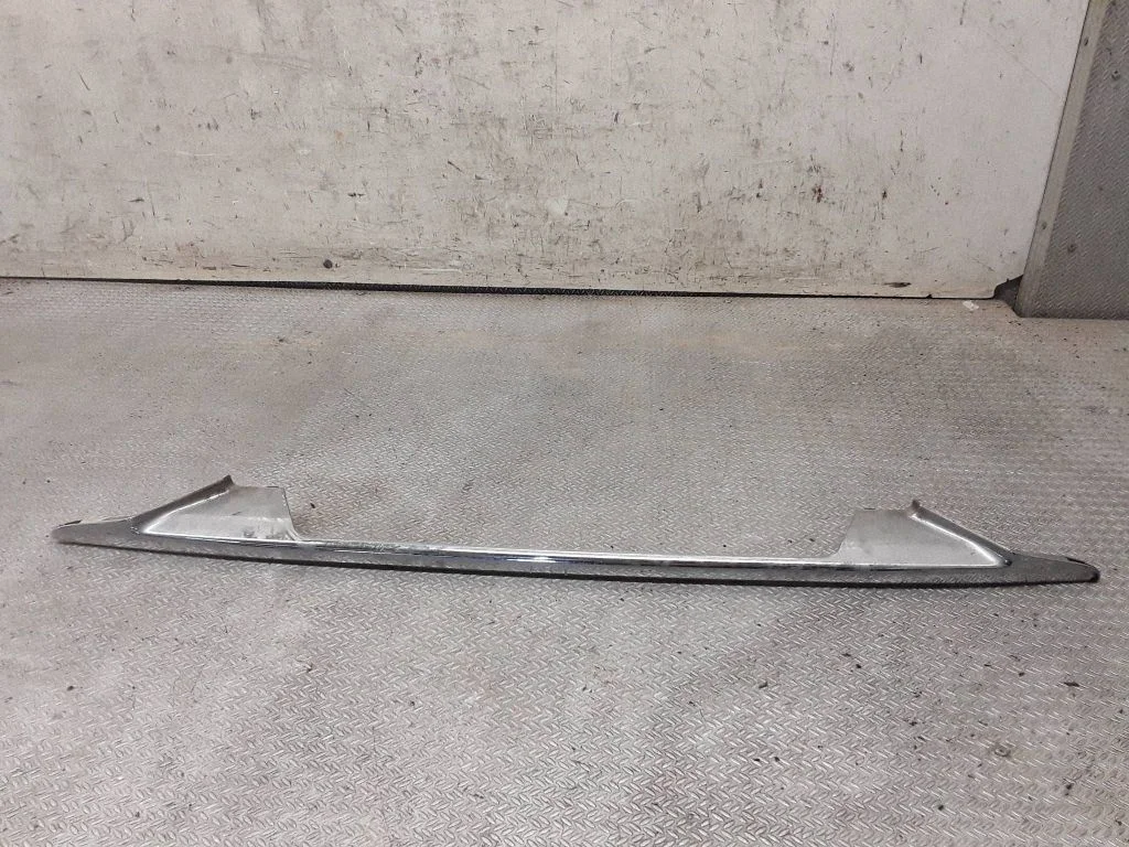 Tailgate trim 7581328020
