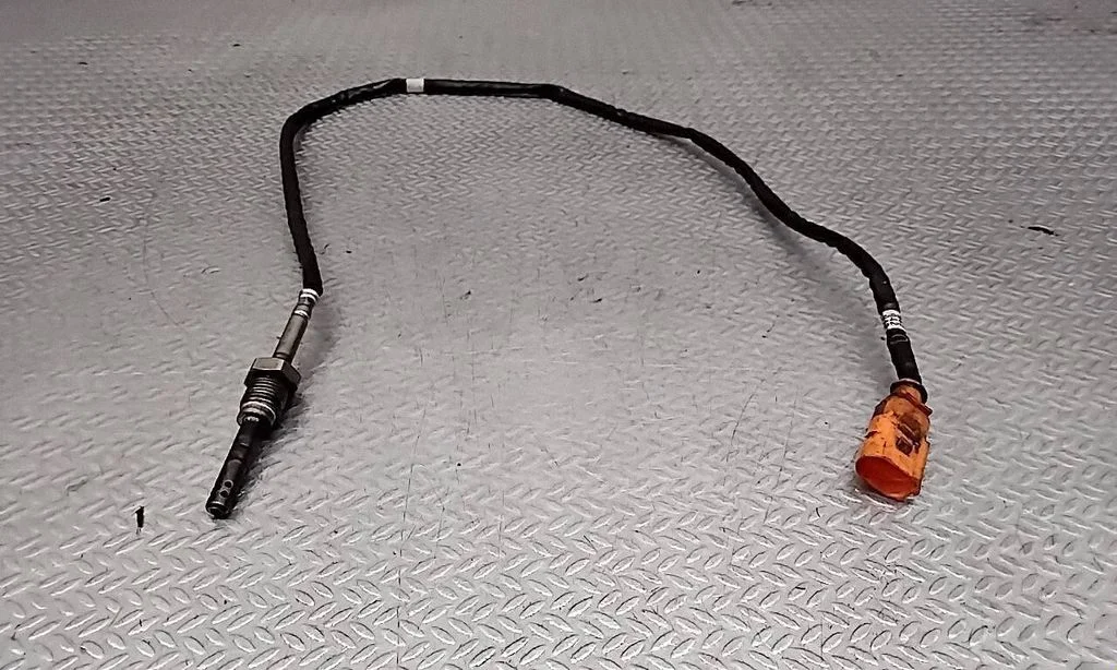 Czujnik temperatury spalin 03L906088CC