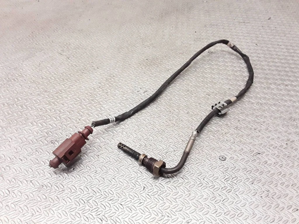 Czujnik temperatury spalin 03L906088AJ