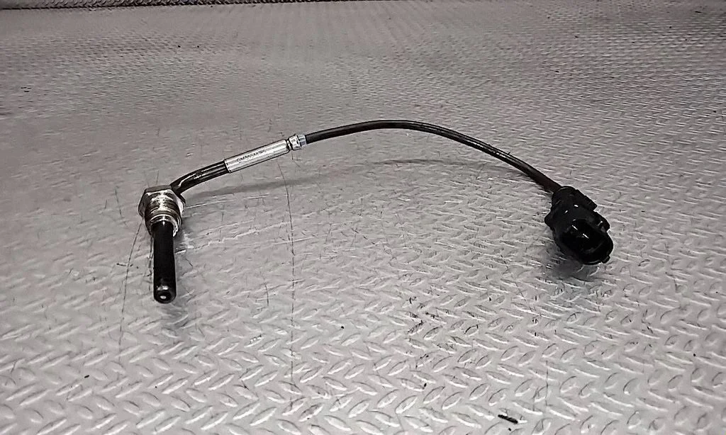 Exhaust gas temperature sensor 55566185
