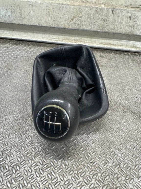 Gear lever shifter trim leather/knob