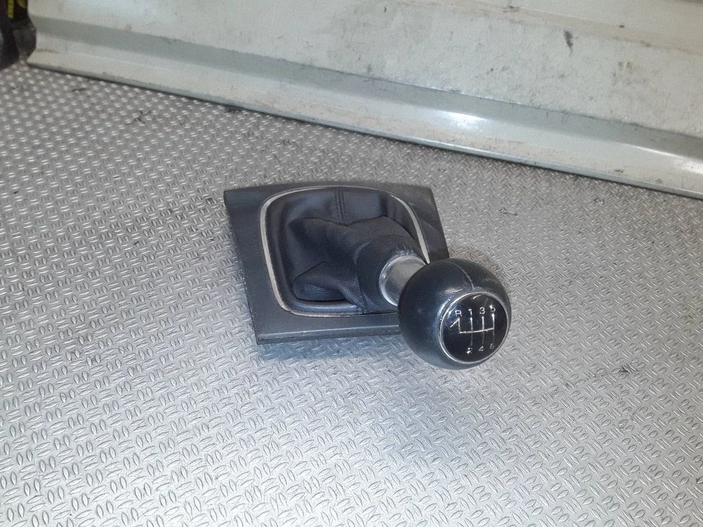 Gear lever shifter trim leather/knob 115570